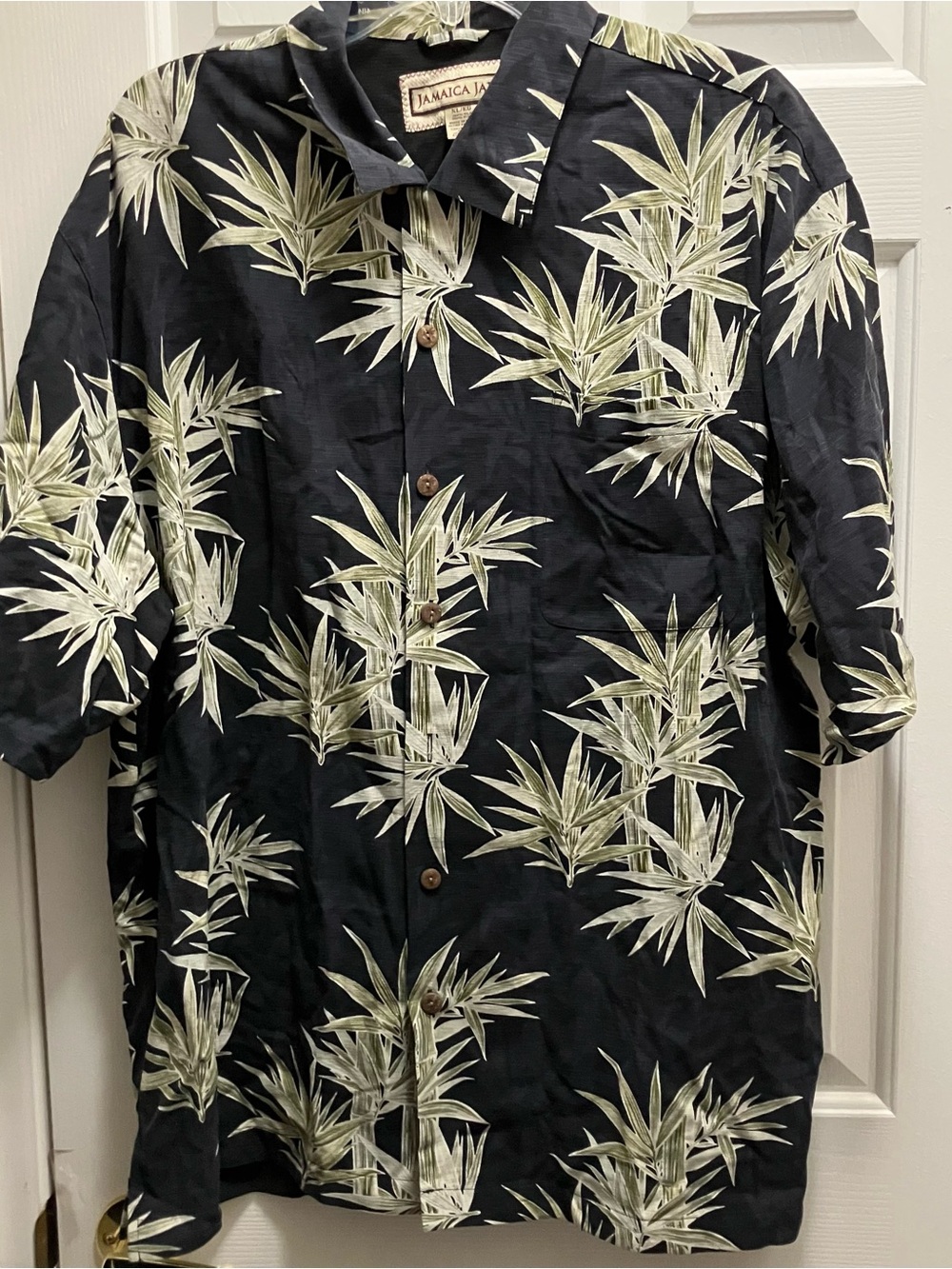 Jamaica Jaxx Men's 100% Silk XXL Short Sleeve Navy/black Floral Hawaiian Shirt